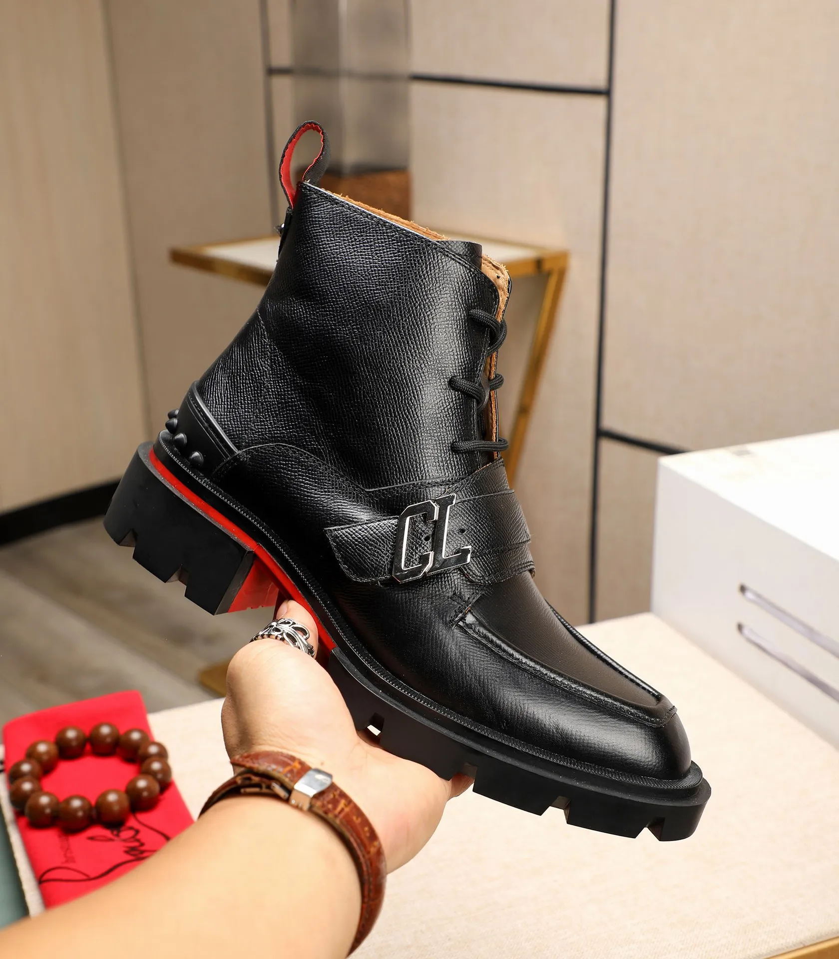 Men's Men's Shoes💰920 New Actual Shots••CL～High-end men's red-soled shoes! ••🆑Top original order purchasing agent. Imported top-layer ten-fingerprint leather and water-dyed cowhide inside 🉑️ Imported TPU rubber sole, wear-resistant and non-slip, full of European style, SIZA: 39-44 (45.46, customized)